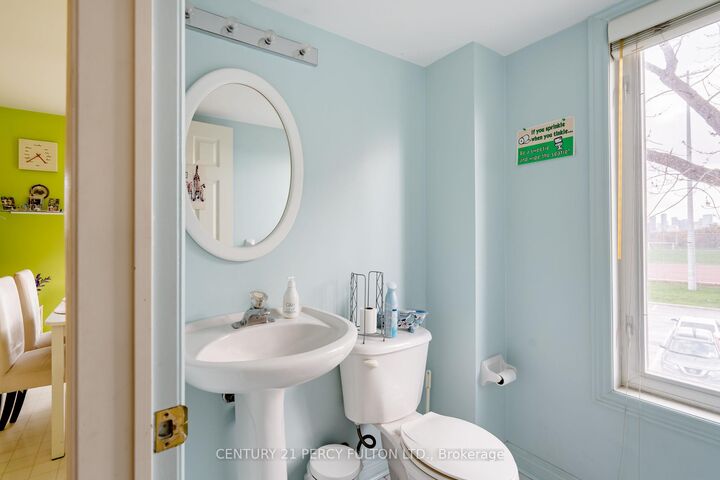 Property Photo:  6A Leaside Park Drive  ON M4H 1R3 