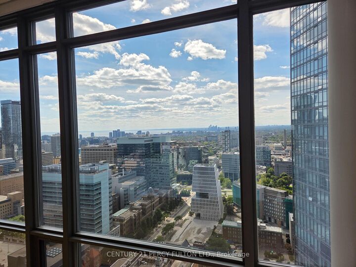 Photo de la propriété:  38 Grenville Street 3802  ON M4Y 1A5 