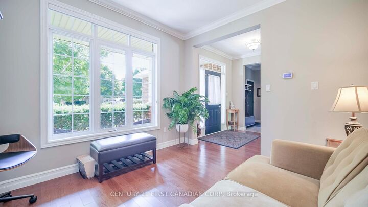 Photo de la propriété: 327 Richmeadow Road ON N6H 5T2