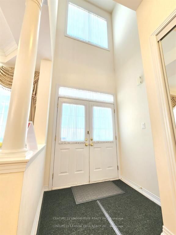 Property Photo: 48 Starhill Crescent ON L6C 2Z9