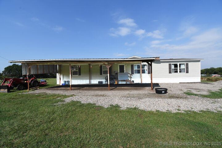 Property Photo:  40280 S 4542 Road  OK 74941 