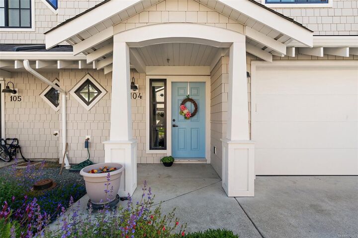 Property Photo:  2096 Kennedy St 104  BC V9Z 0Z1 