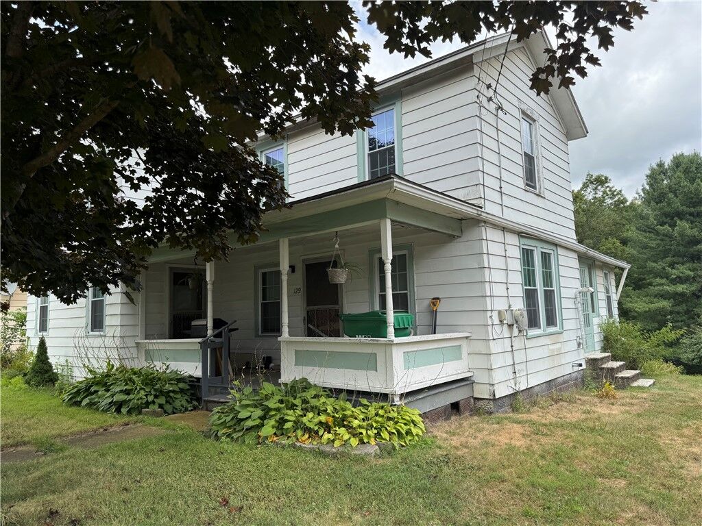 Property Photo:  129 Main St  PA 16049 