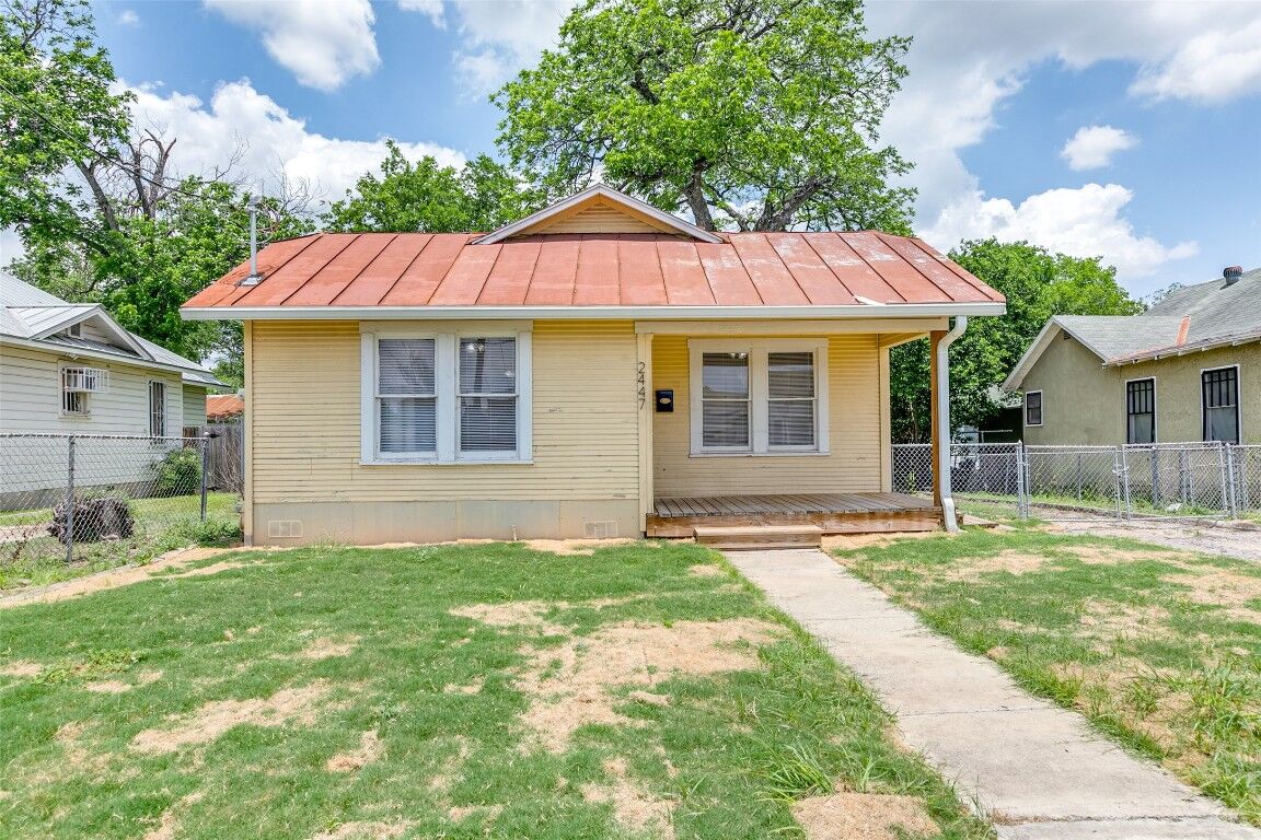 Property Photo:  2447 E Houston Street  TX 78202 
