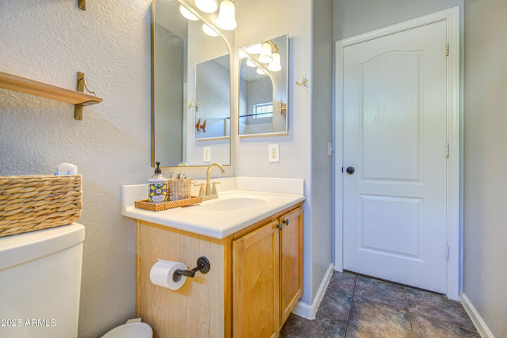 Property Photo:  2536 E Indian Wells Place  AZ 85249 