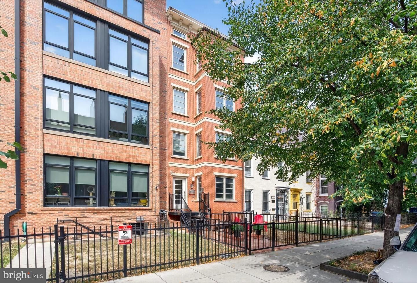 Property Photo:  1306 8th Street NW 1  DC 20001 