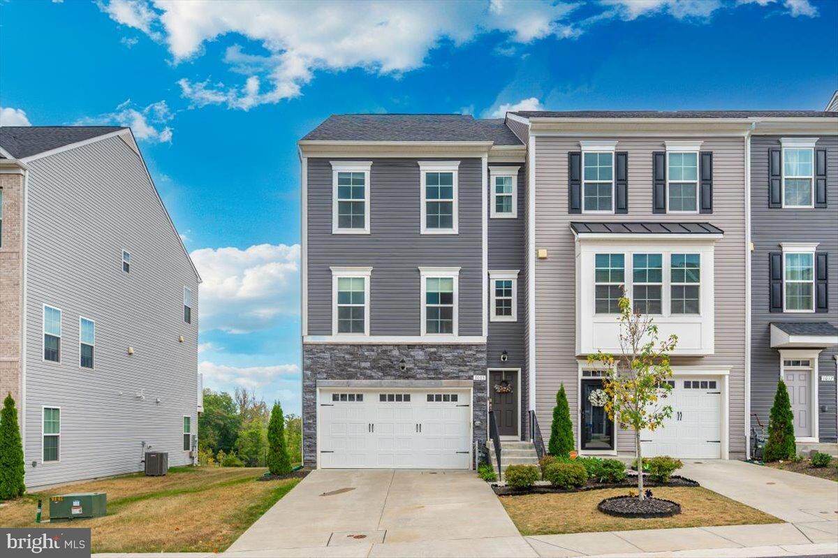 Property Photo: 1013 Highpoint Trail MD 20707