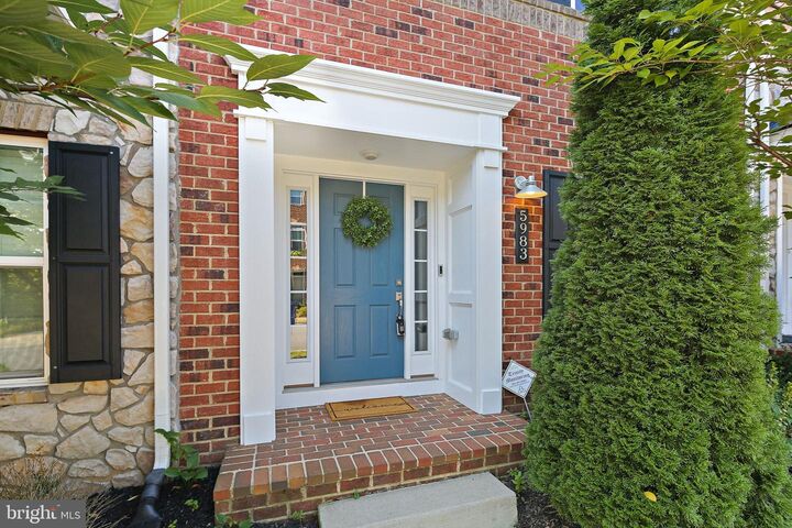 Property Photo: 5983 Glen Willow Way MD 21043