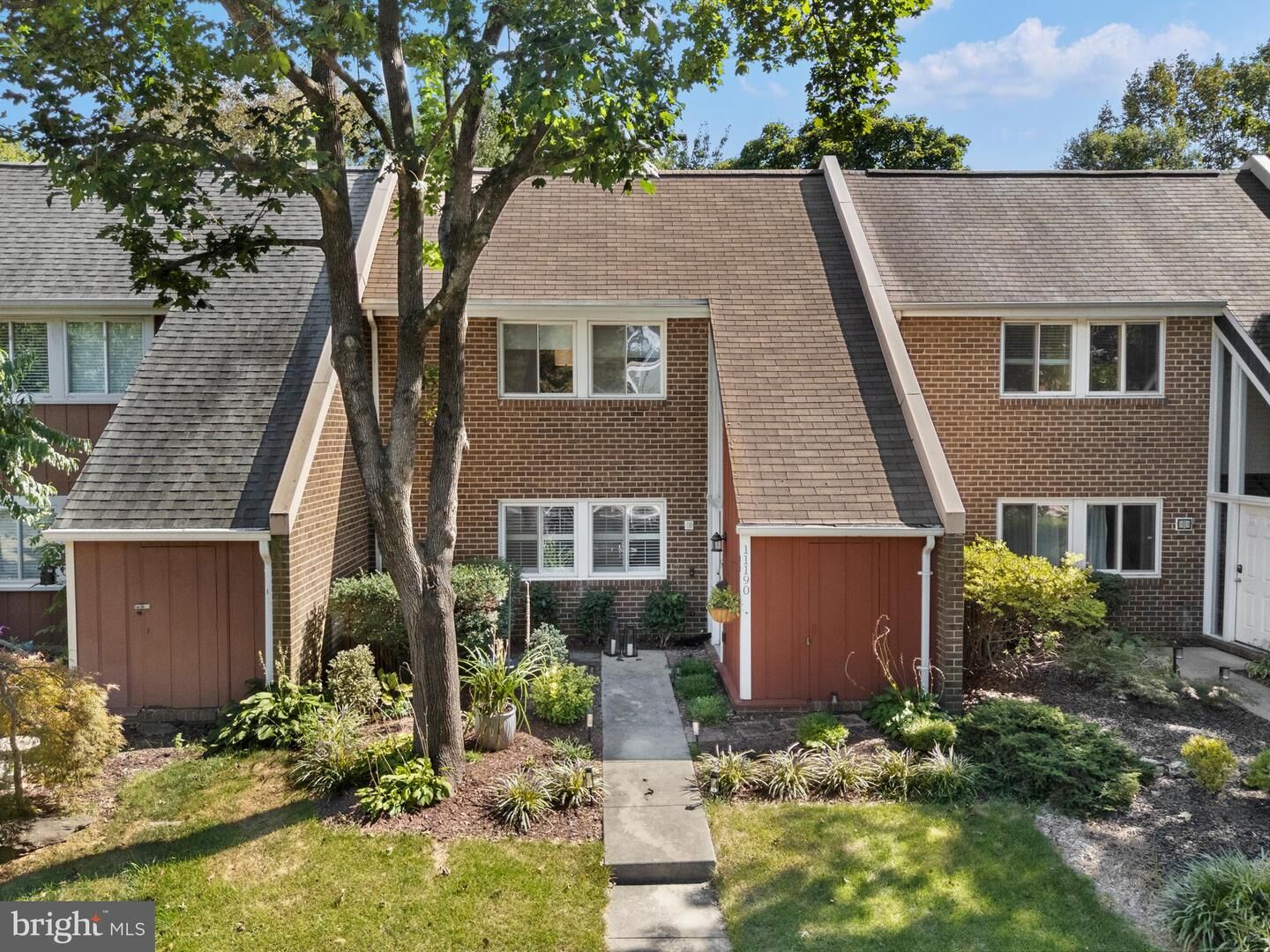 Property Photo:  11190 Forest Edge Drive  VA 20190 