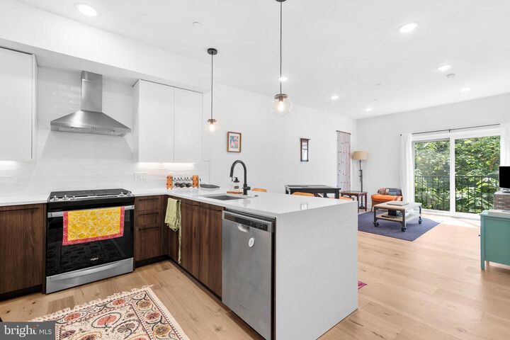 1723 Francis Street 2H  Philadelphia PA 19130 photo