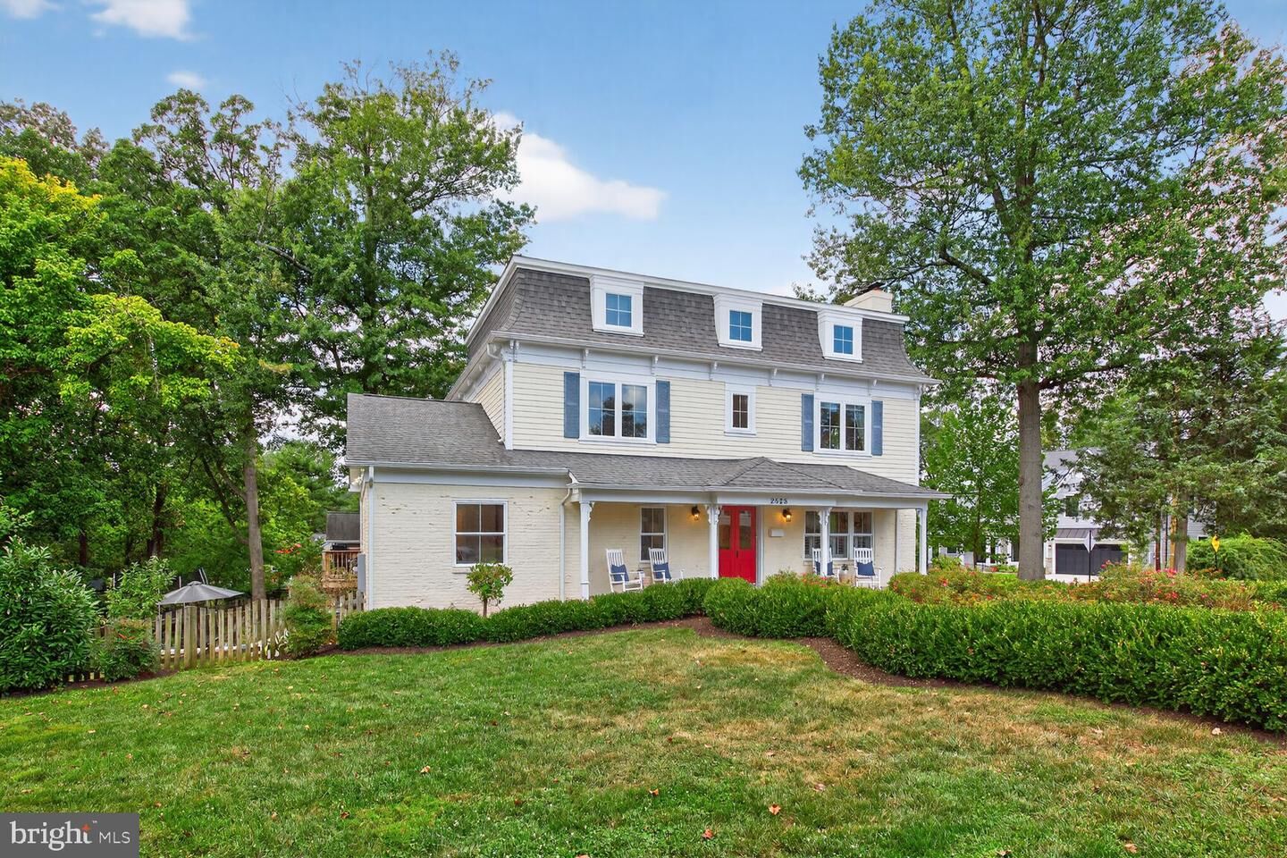 Property Photo:  2828 N Van Buren Street  VA 22213 