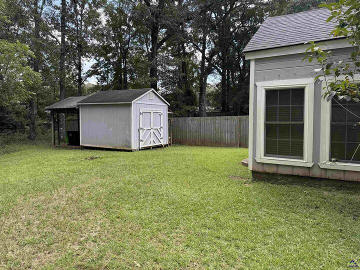 Property Photo:  282 Somerset Drive  GA 31088-0282 