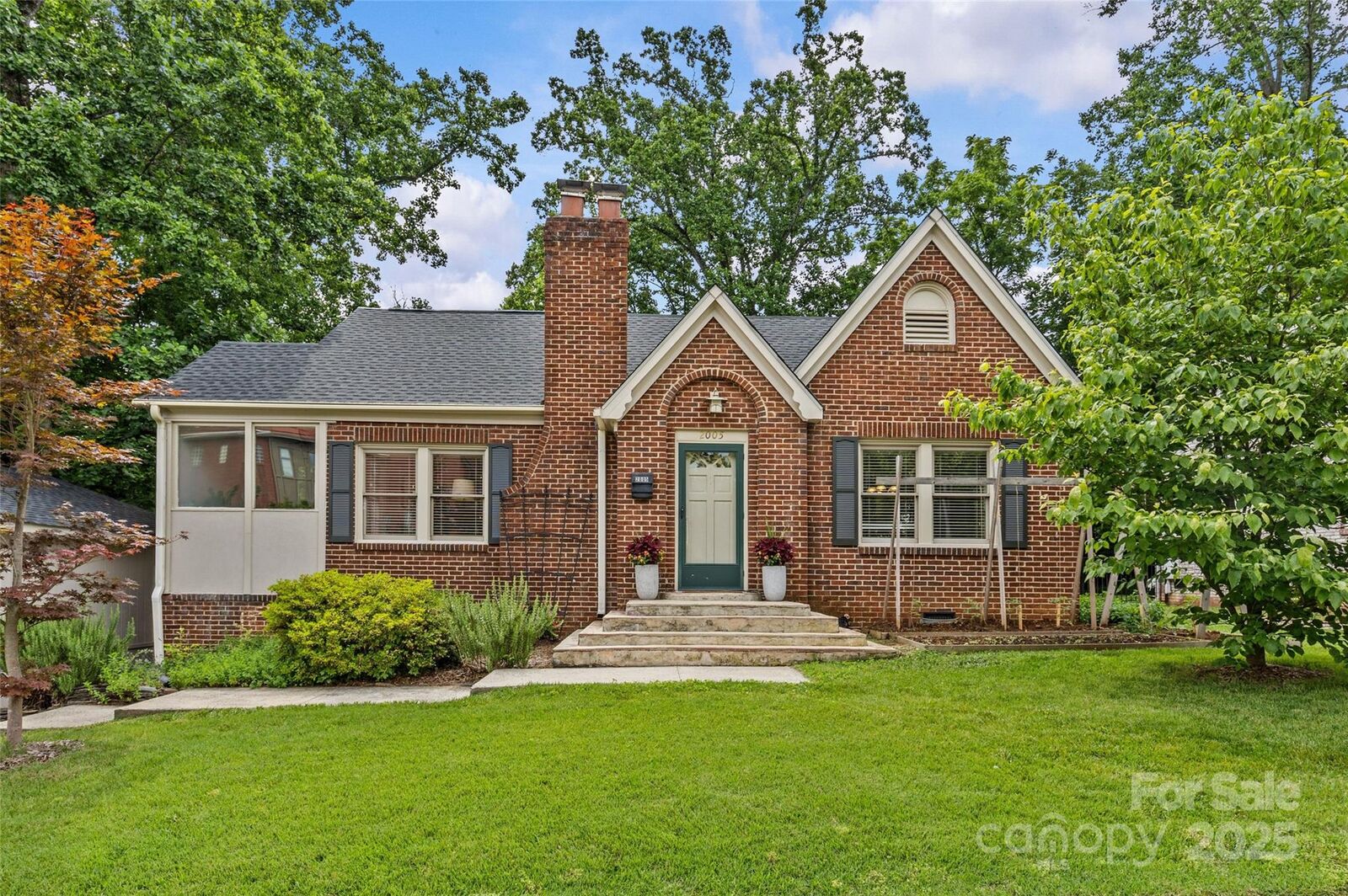 Property Photo: 2005 Scott Avenue NC 28203