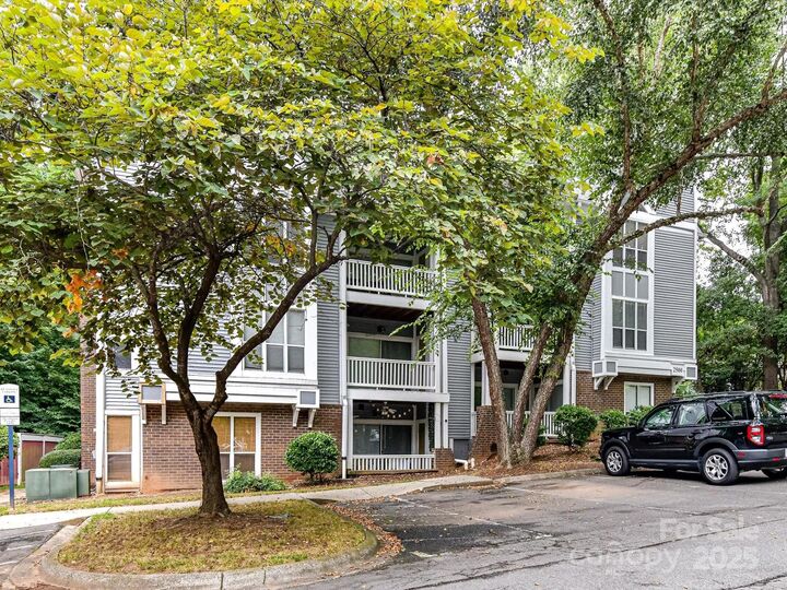 Property Photo:  2500 Cranbrook Lane 11  NC 28207 
