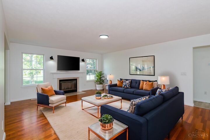 Property Photo: 7860 Ravenwood Lane OH 45039