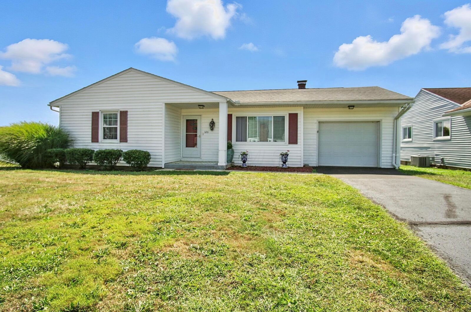 Property Photo: 326 Elm Street OH 43734