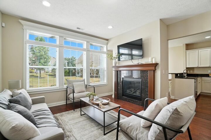 Property Photo:  4653 Newport W Loop  OH 43123 