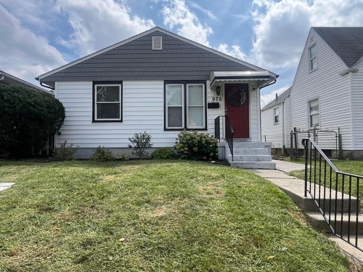 Property Photo: 975 E 14th Avenue OH 43211