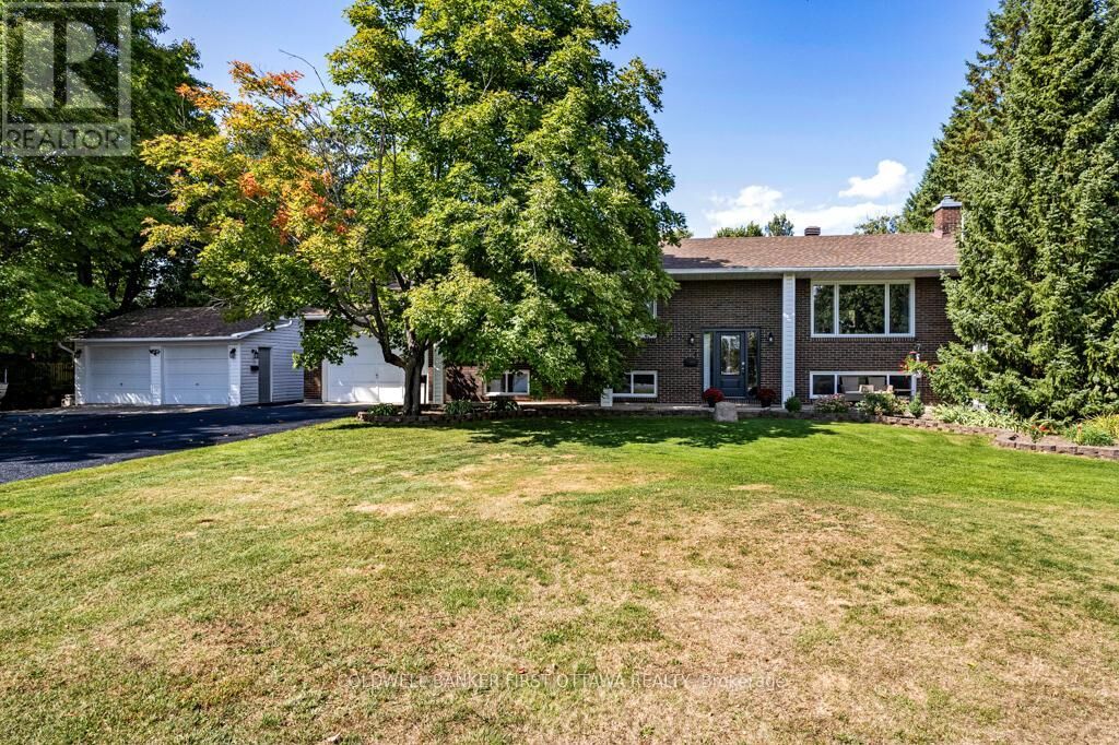 Property Photo: 376 Napoleon Street ON K7C 4V5