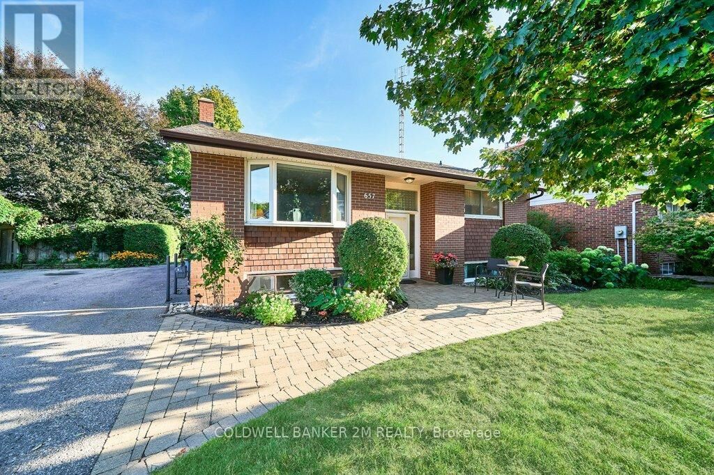 Property Photo: 657 Balmoral Drive ON L1J 3A6