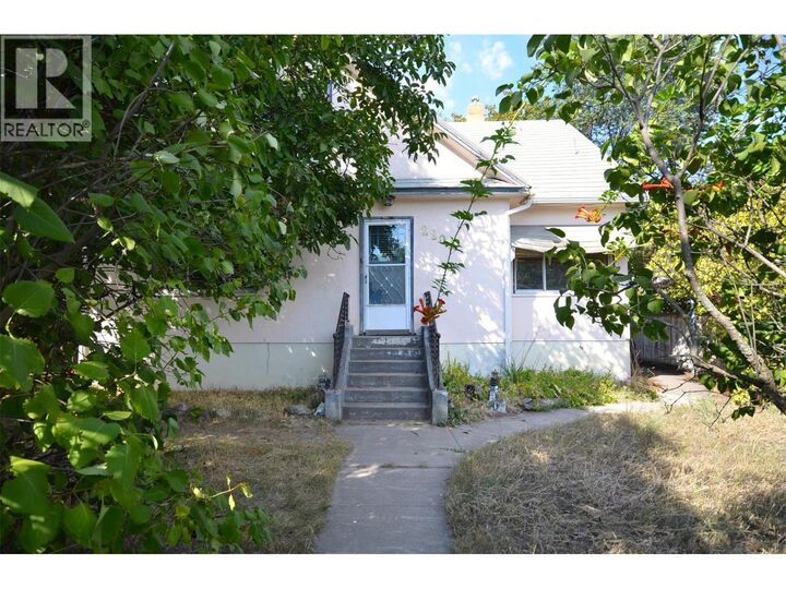 Property Photo: 2203 45 Avenue BC V1T 3M9
