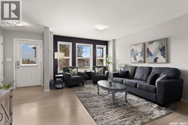 Photo de la propriété:  8012 Canola Avenue  SK S4Y 0E7 