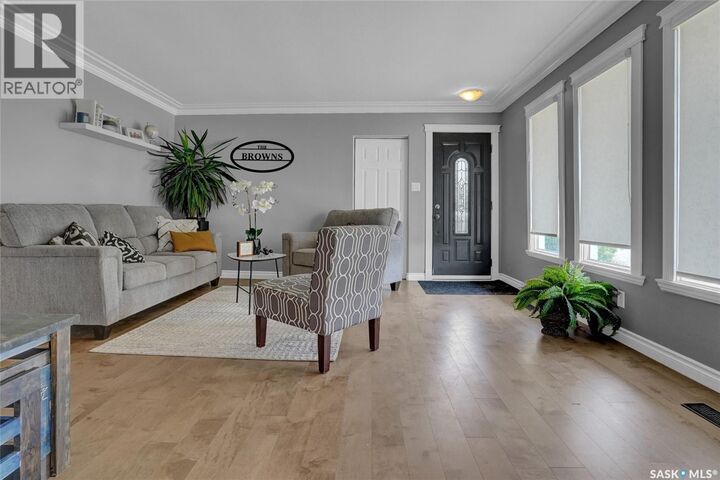 Property Photo:  750 15th Avenue NW  SK S6H 7P6 