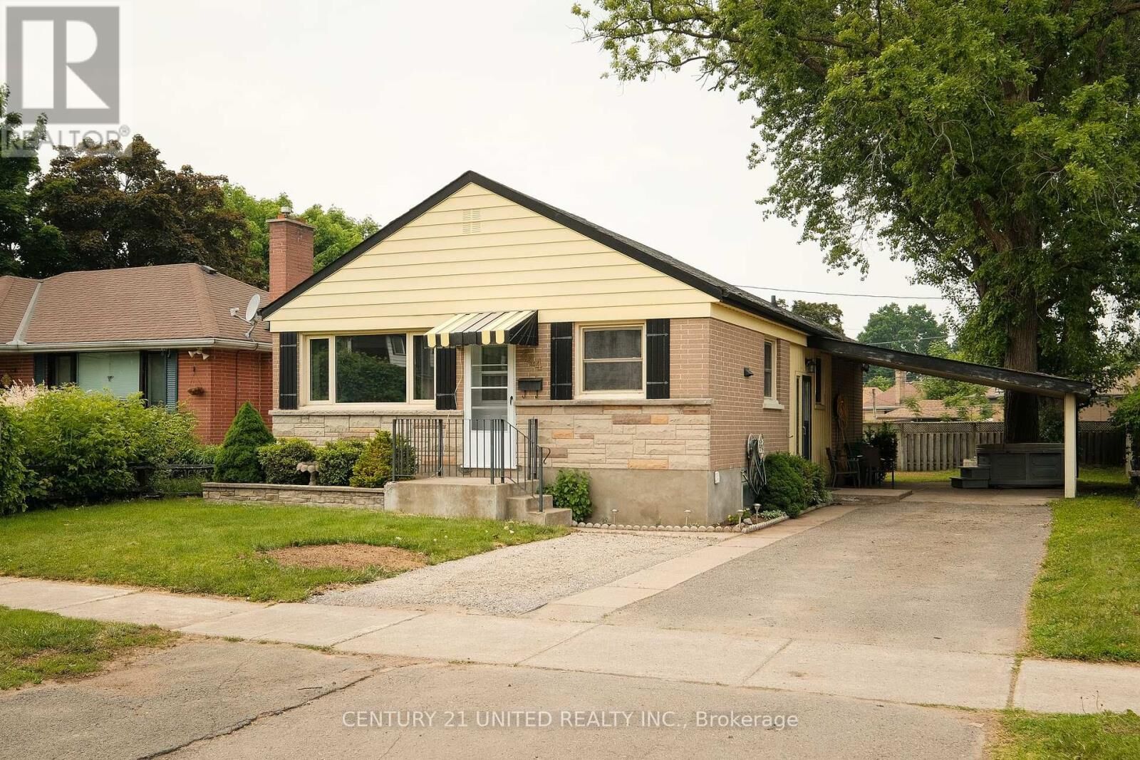 Property Photo:  644 Crawford Drive  ON K9J 3W6 