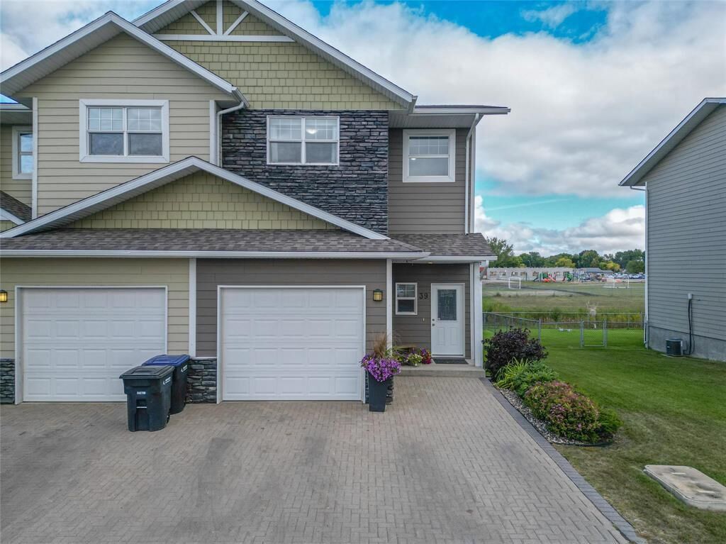 Property Photo:  39 Aldrin Way  MB R7A 2T7 