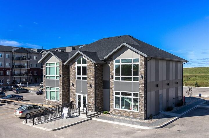 Property Photo:  50 Philip Lee Drive  MB R3W 0P7 