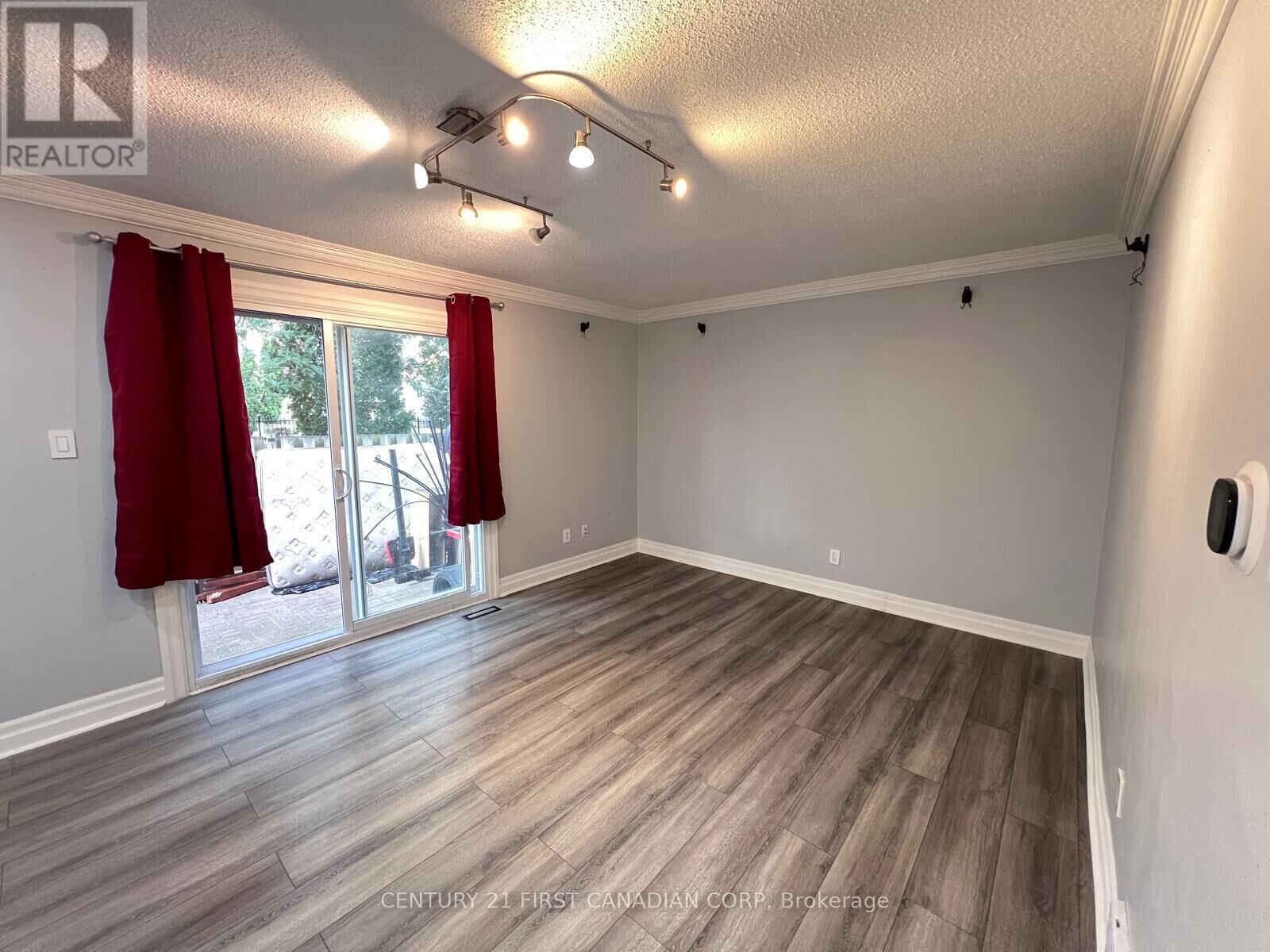 Property Photo: 1247 Huron Street 3 ON N5Y 4X7
