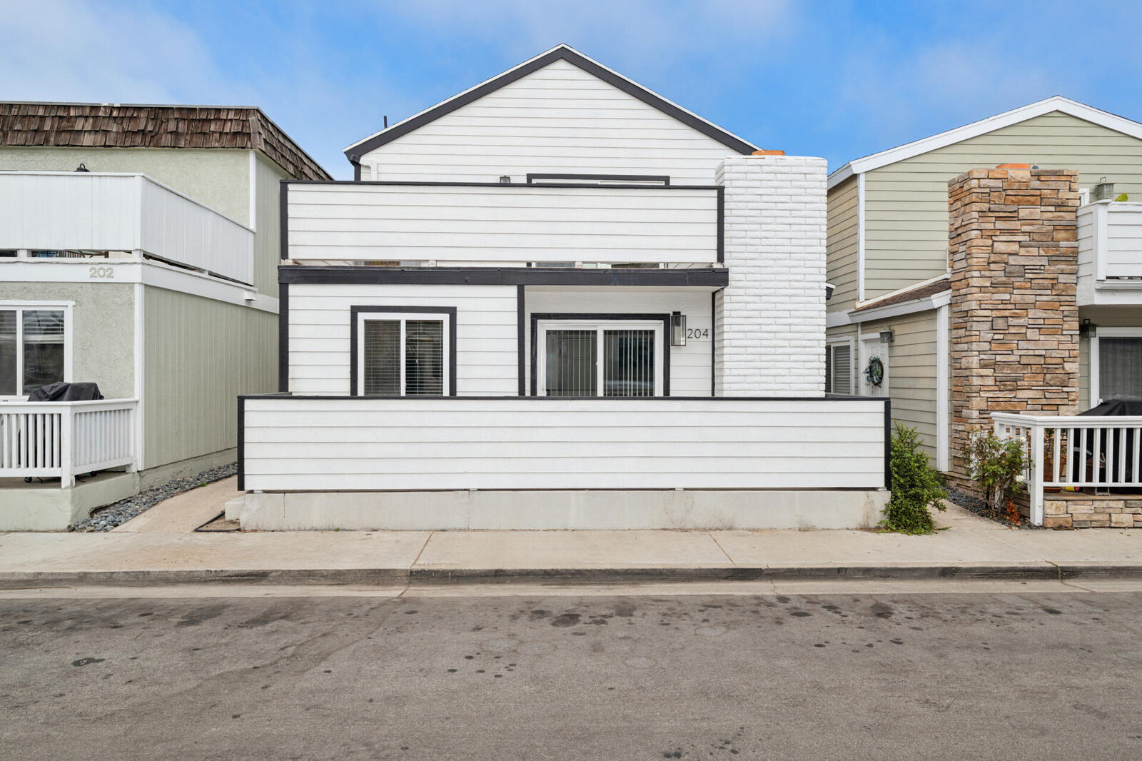 Property Photo: 204 David Drive CA 92663