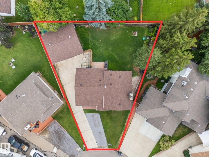 3528 13 Avenue NW  Edmonton AB T6L 3B3 photo