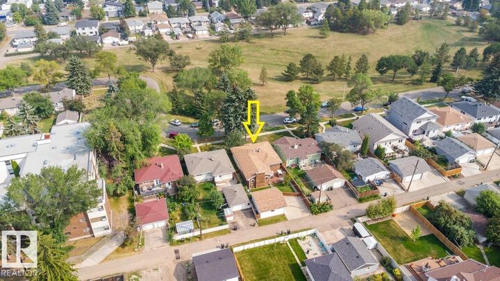 Property Photo: 9936 81 Street NW AB T6A 3K3