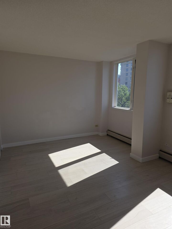 Property Photo: 9816 112 Street NW 502 AB T5K 1L5