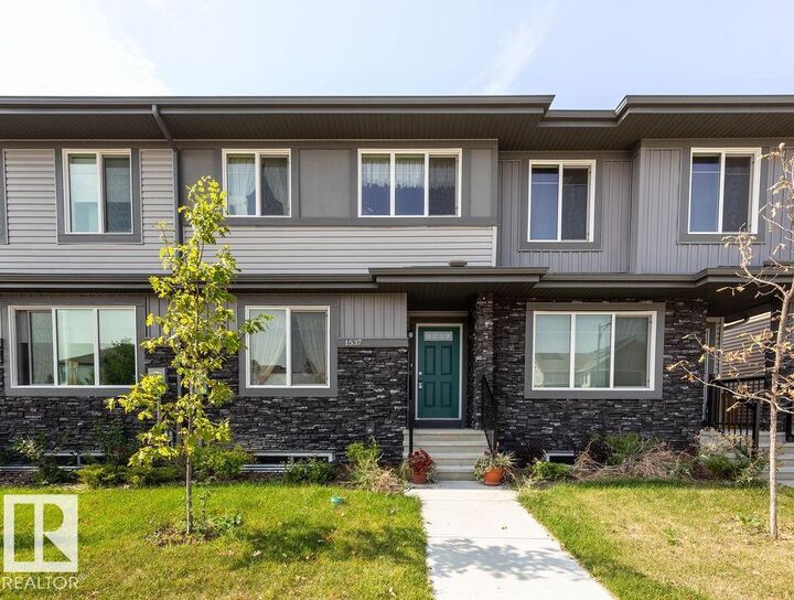 1537 Sandstone Boulevard  Sherwood Park AB T8H 1Z8 photo