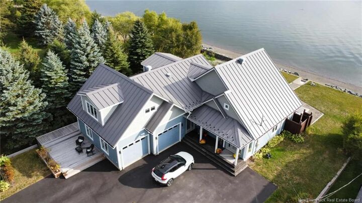 623 Baie Street  Beresford NB E8K 1X3 photo