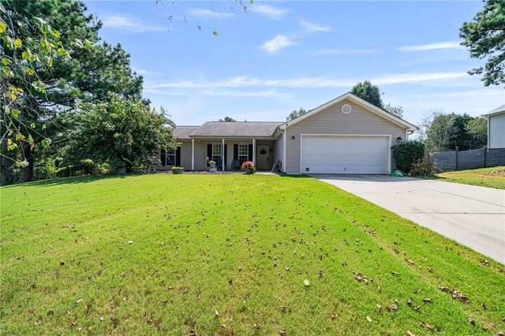 Property Photo:  443 Robins Way  GA 30011 