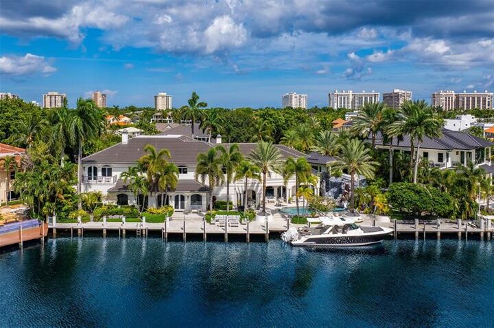 Property Photo: 11 Bay Colony Lane FL 33308