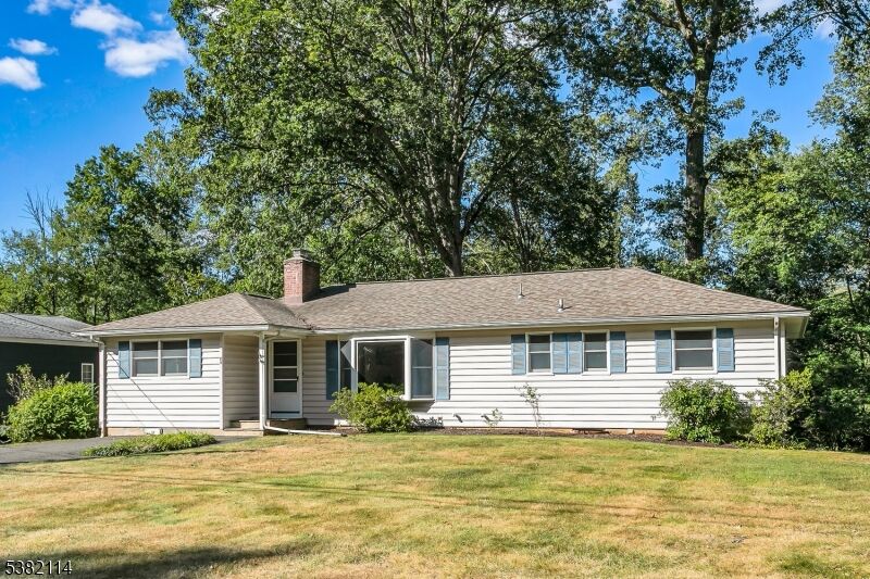 Property Photo: 28 Fieldstone Dr NJ 07981