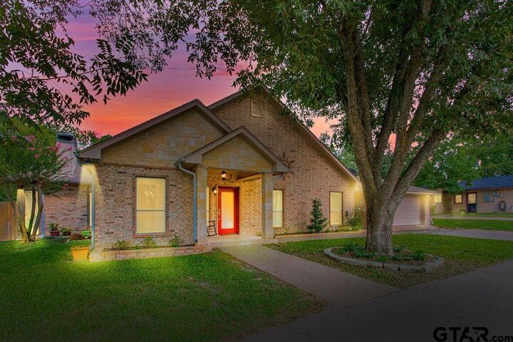 Property Photo:  315 Hide Away Ln East  TX 75771 
