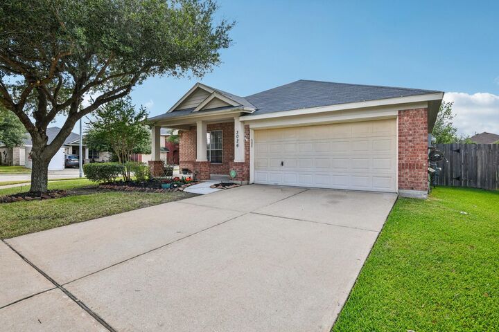 Property Photo:  3026 Sunset Park Drive  TX 77449 