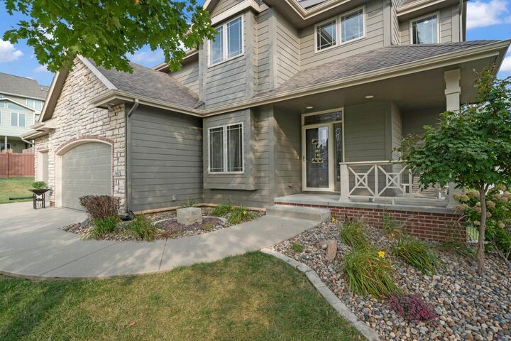 Property Photo:  1602 S 50th Place  IA 50265 