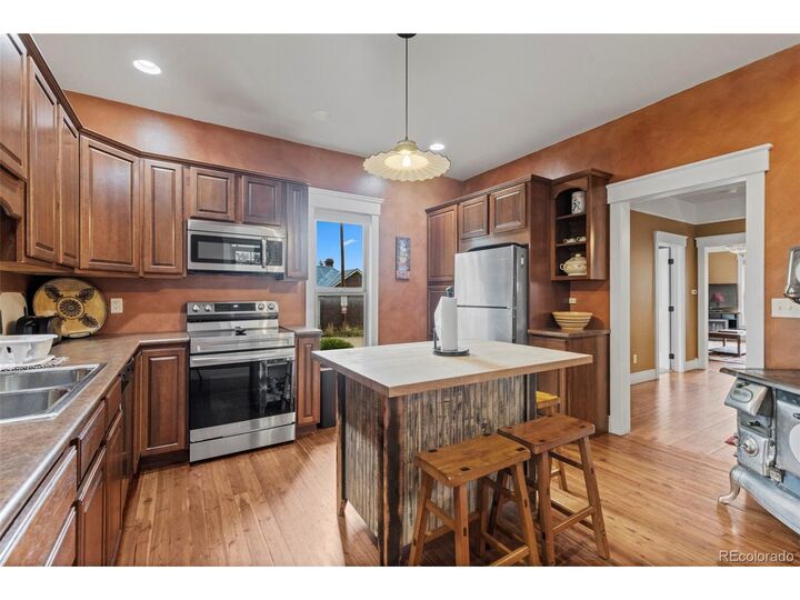 Property Photo:  111 W 7th St  CO 80461 