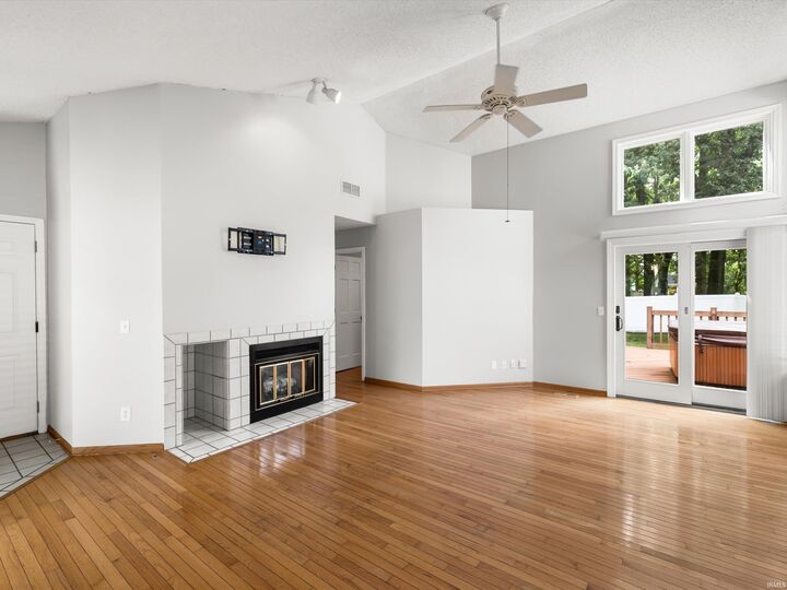 Property Photo: 5919 Beaver Trail IN 47715