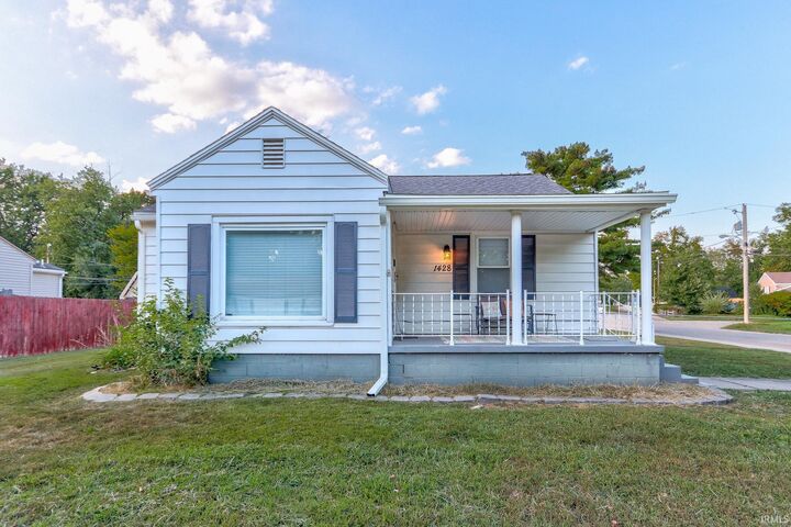 1428 Monroe Avenue  Evansville IN 47714 photo