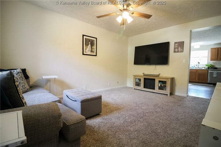 Property Photo: 720 Jordon Place WV 25143