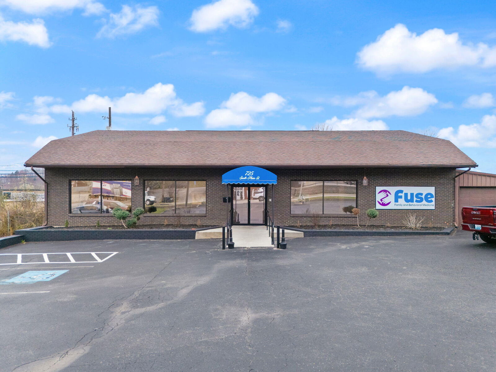 Property Photo: 725 S Main Street KY 40741