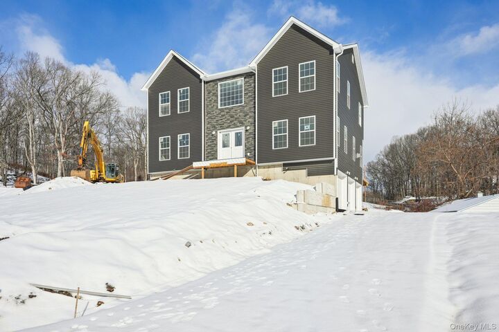 Property Photo:  10 Vargas Circle  NY 10980 