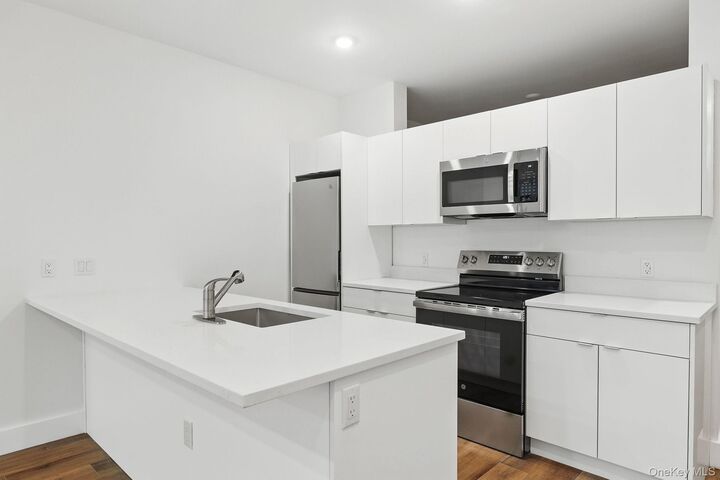 Property Photo:  199 E Post Road 202  NY 10601 